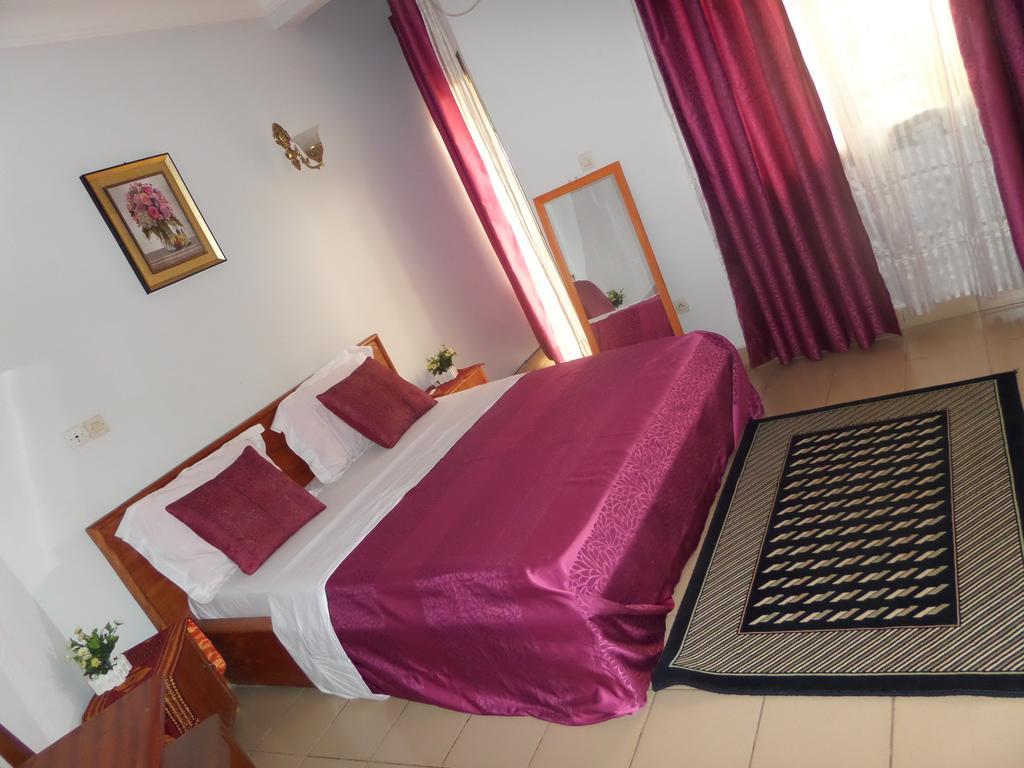 Yaoundé Toundalia Residence מראה חיצוני תמונה